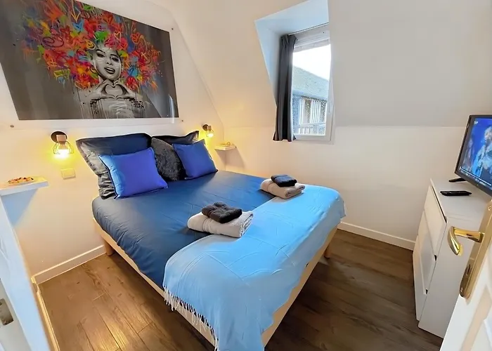 Vue Sur Le Golf De - Parking Et Piscine *