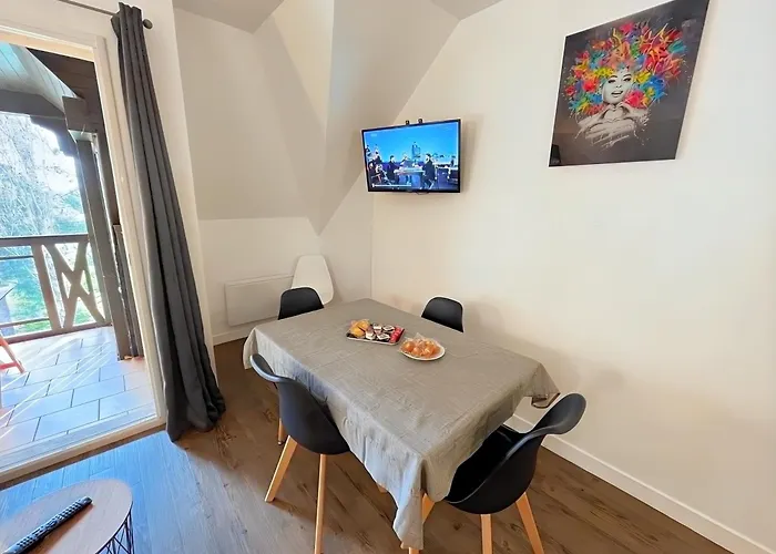 Vue Sur Le Golf De - Parking Et Piscine Apartmán *