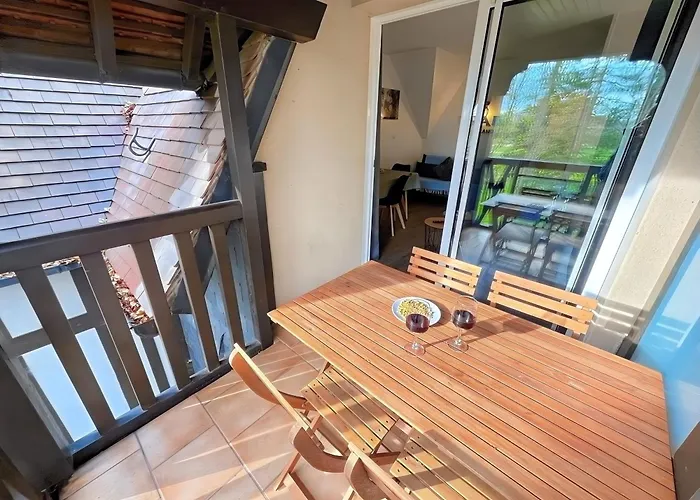 Vue Sur Le Golf De - Parking Et Piscine *